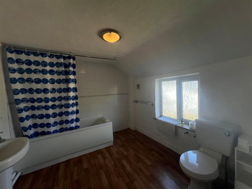 Bathroom.jpg
