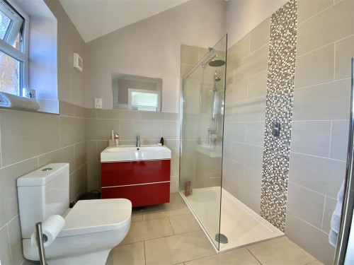 Bedroom 1 - Ensuite