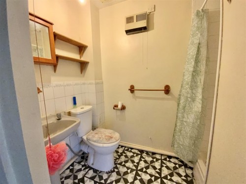 Tatling Grove, Walnut Tree - Photo 4