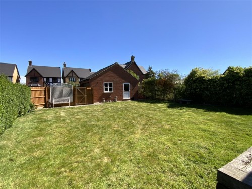 Stacey Avenue, Wolverton, Milton Keynes - Photo 13