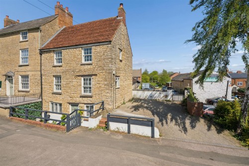 Towcester Road, Old Stratford, Milton Keynes - Photo 1