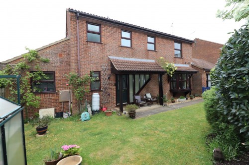 FRONT GARDEN