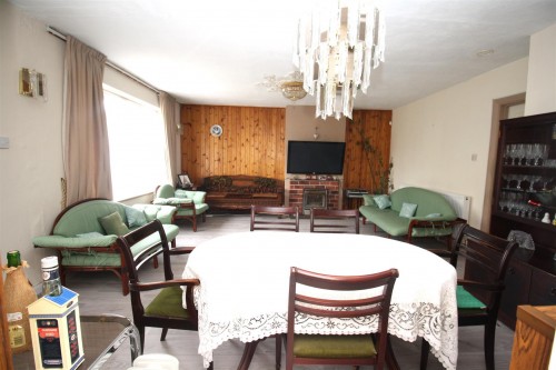 63 Shelley lounge b.JPG 63 Shelley lounge b.JPG