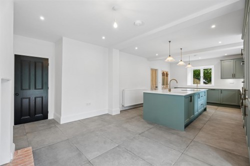 KITCHEN/DINING/FAMILY