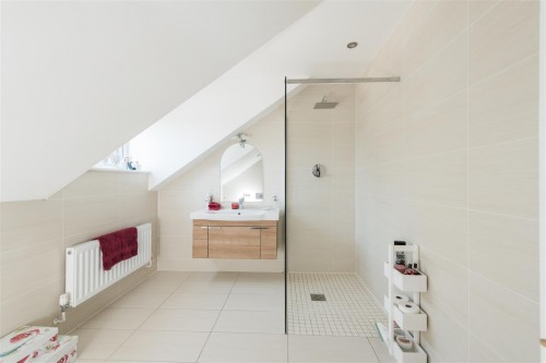 Bedroom 2 En-suite