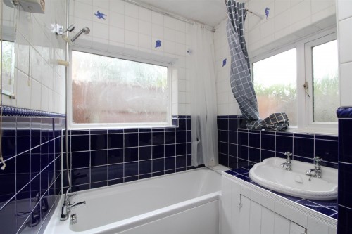 Bathroom.JPG