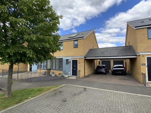 Butter Row, Wolverton, Milton Keynes - Photo 1