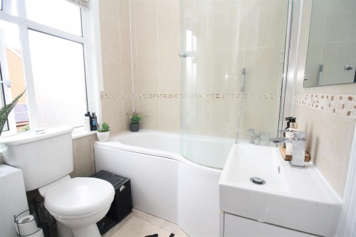 226 Buck bathroom.JPG
