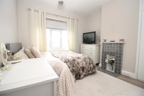 226 Buck bedroom 2a.JPG
