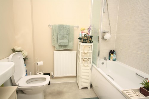 Flat 2 57 Santa Cruz bathroom.JPG Flat 2 57 Santa Cruz bathroom.JPG