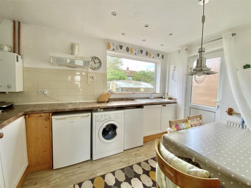 Eastfield Crescent, Yardley Gobion, Towcester - Photo 5