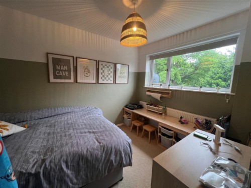 Bedroom 1.jpg