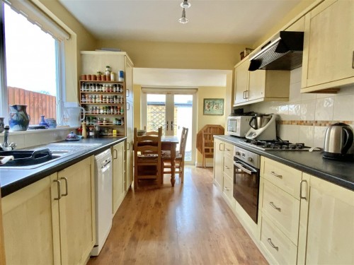 Kitchen/ Breakfast Room