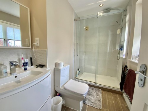 Bedroom 1 - Ensuite Bedroom 1 - Ensuite