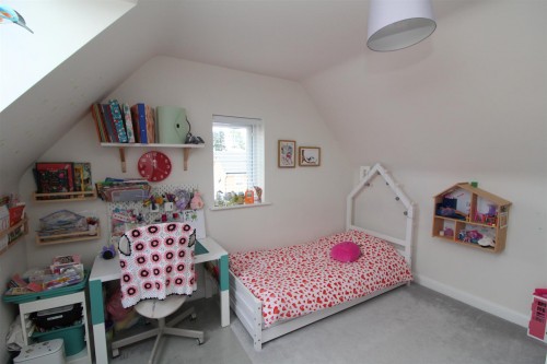 Bedroom 2.JPG