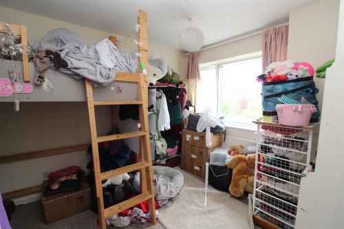 Bedroom 2.JPG