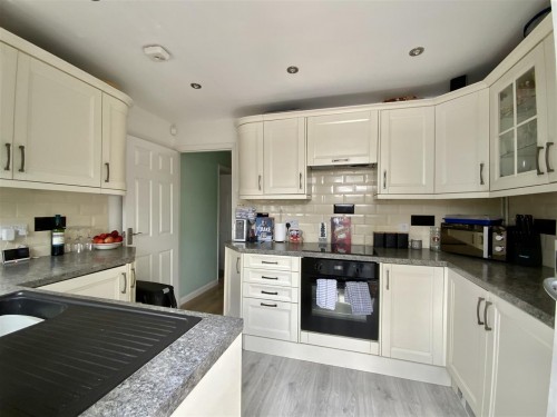 Claremont Avenue, Stony Stratford, Milton Keynes - Photo 3