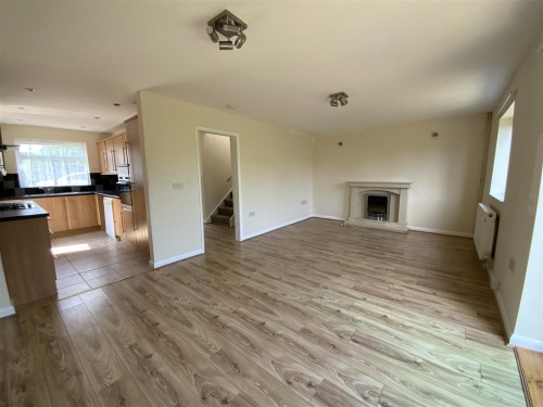 Lounge/ Dining Room Lounge/ Dining Room