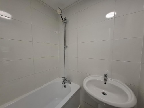 Bathroom.jpg Bathroom.jpg